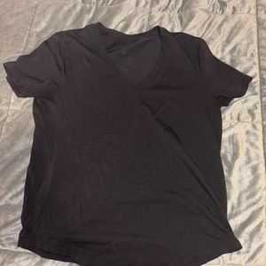 Women’s Lululemon workout shirt